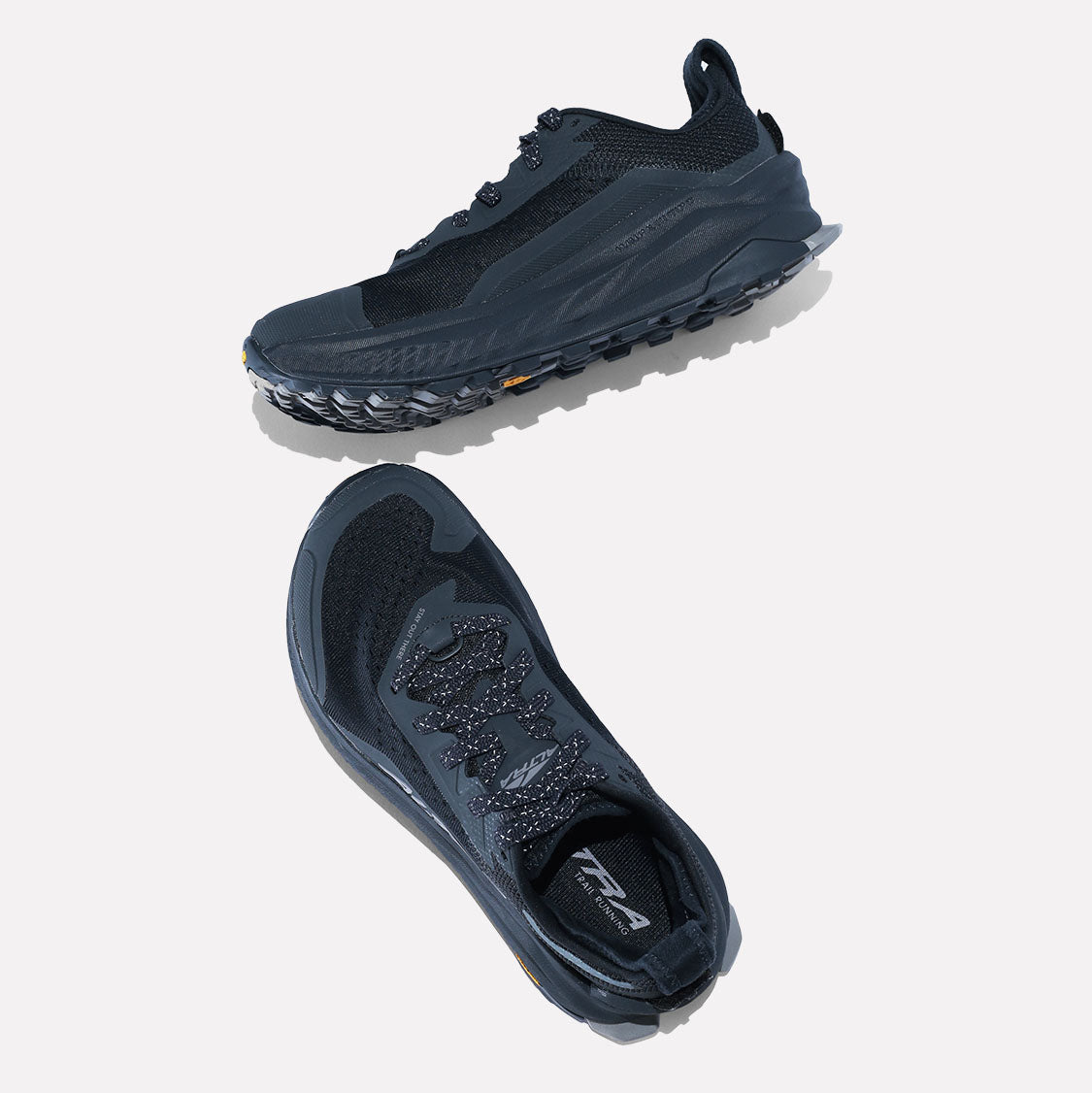 アルトラ / オリンパス6メンズ(BLACK/BLACK)