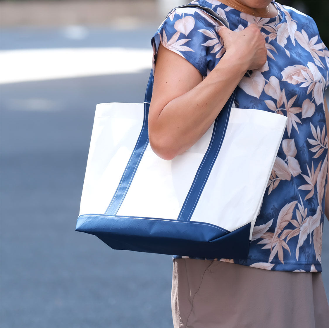 グレートコッシーマウンテン / エア トート バッグ(Regular)