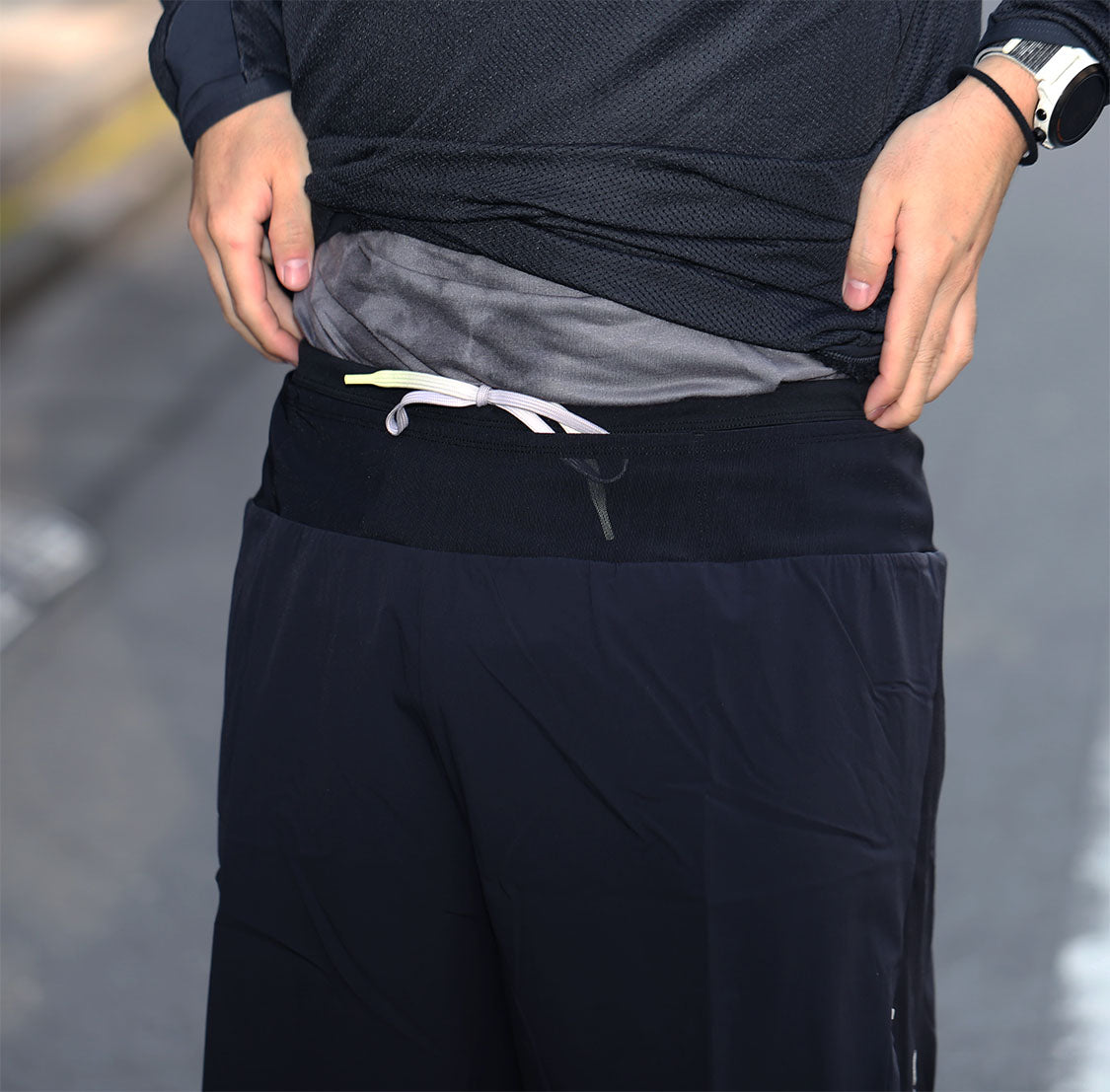 オン / ウルトラショーツ