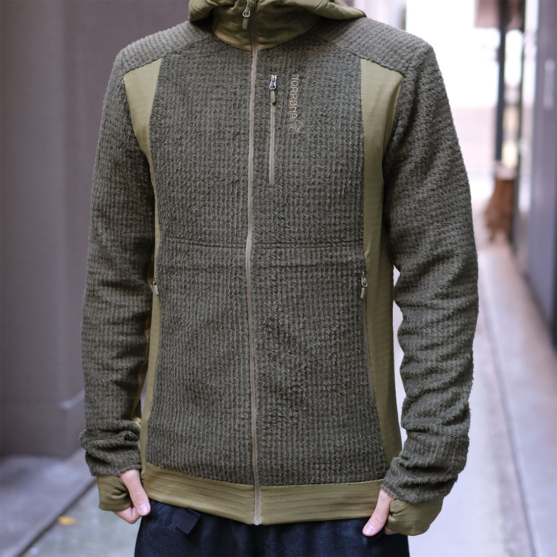 お色は何色でしょうかノローナ  falketind Alpha120 Zip Hood   S