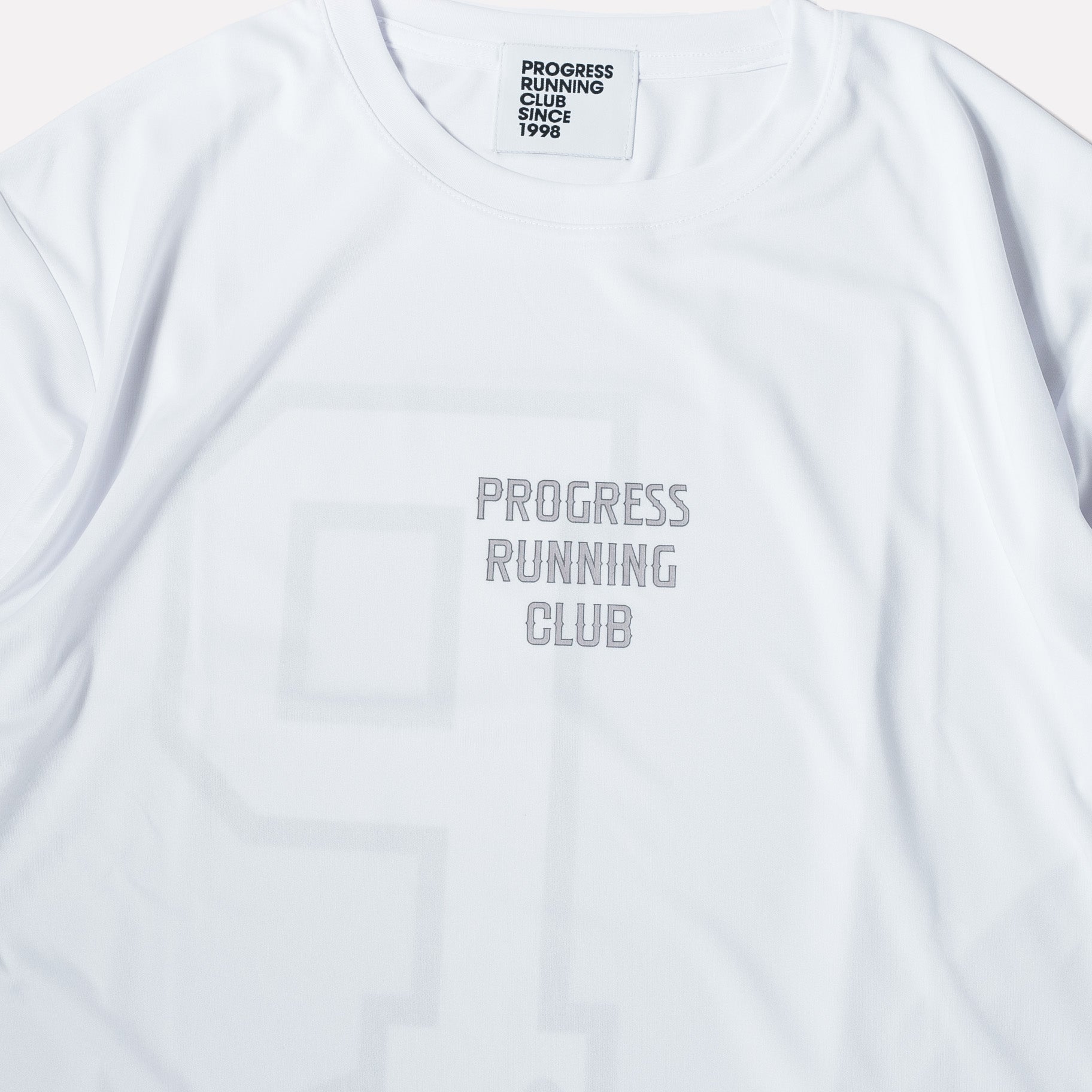 プログレス ランニング クラブ / ビッグ P ランナー クイック ドライ ＆ UVケア ショートスリーブ ティ