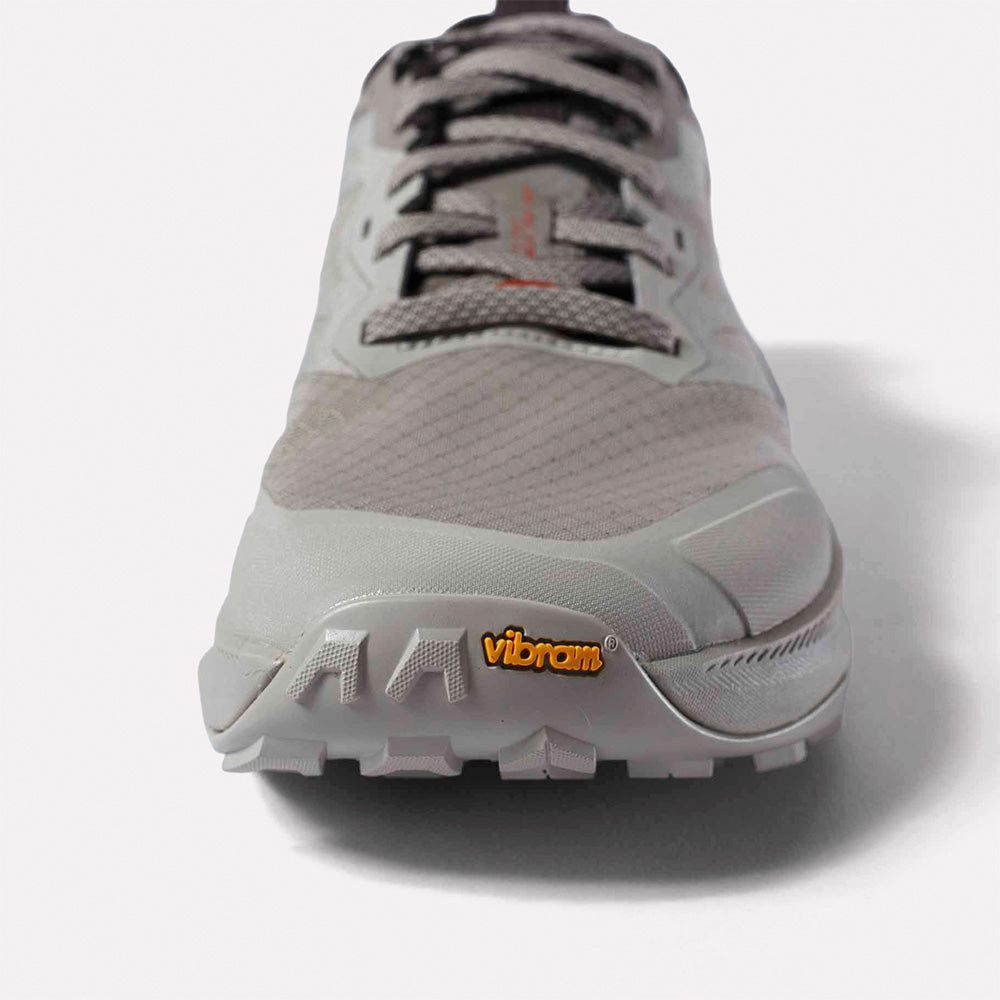 アルトラ / ローンピーク 9+ (Basalt)